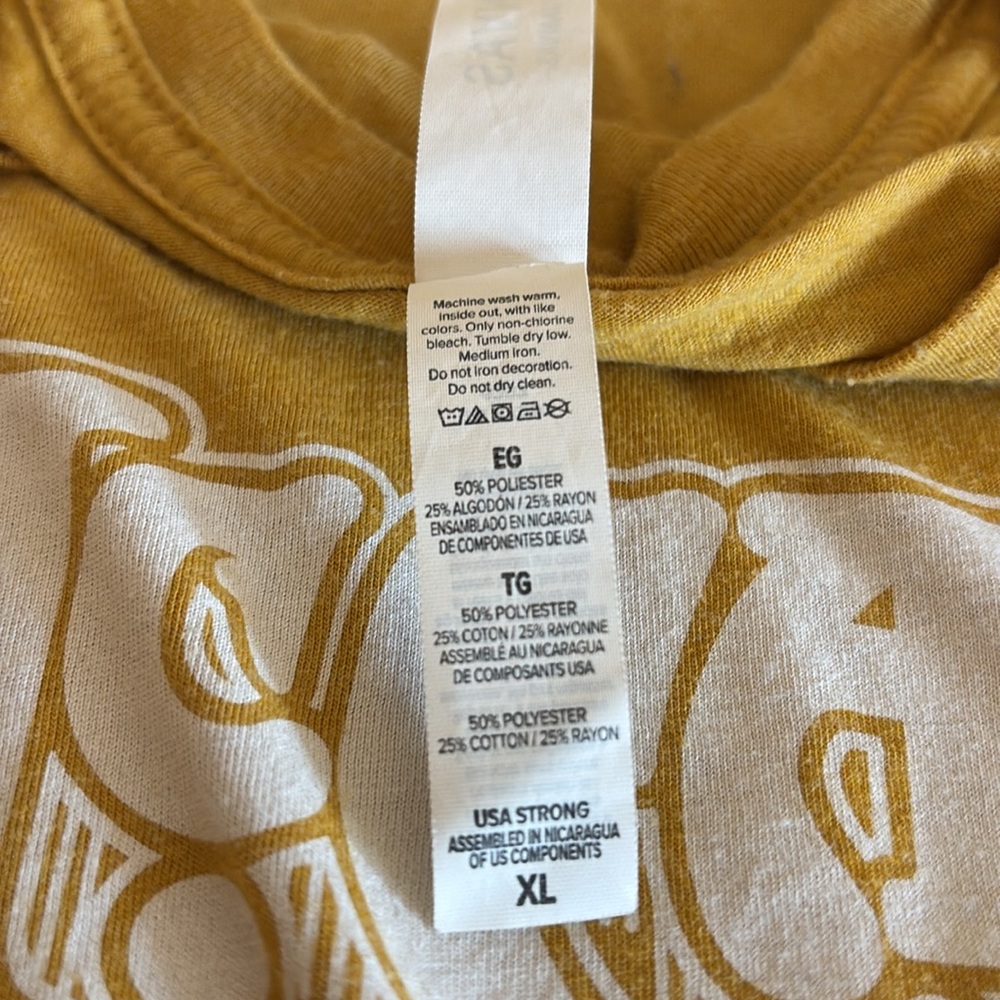 Legendary McCabe's Guitar Shop UNISEX XL
Shirt 🎸 - Picture 8 of 10
